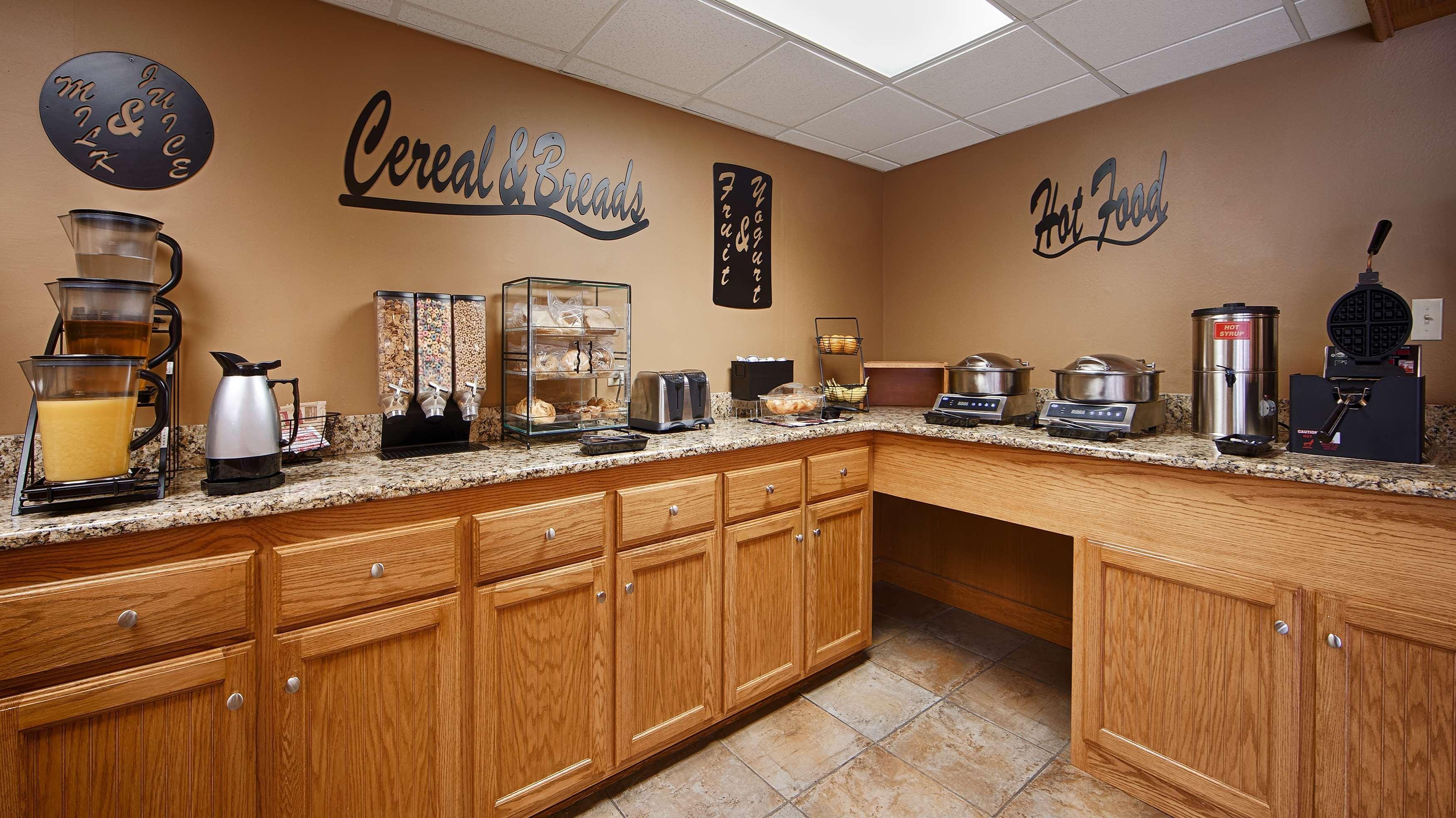 Surestay Plus Hotel By Best Western Poteau Restaurant photo
